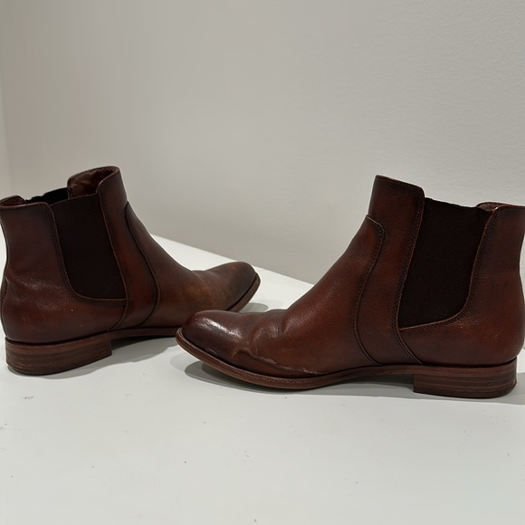 Isola Chelsea Boots in Cognac Brown - Picture 6 of 10